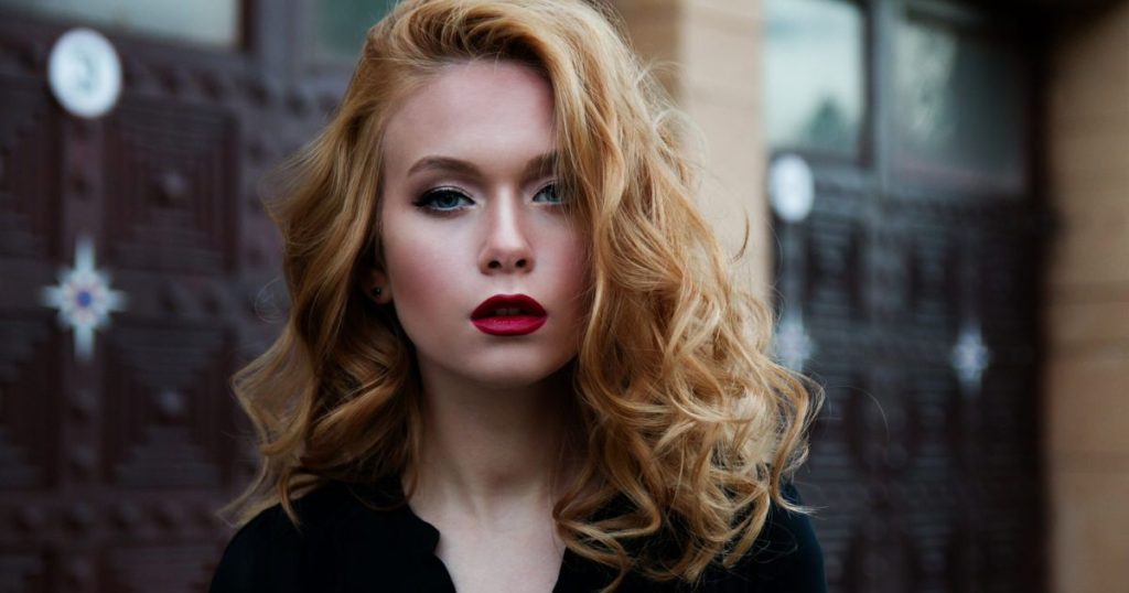 8 Χτενίσματα για όγκο σε λεπτά και λίγα μαλλιά!