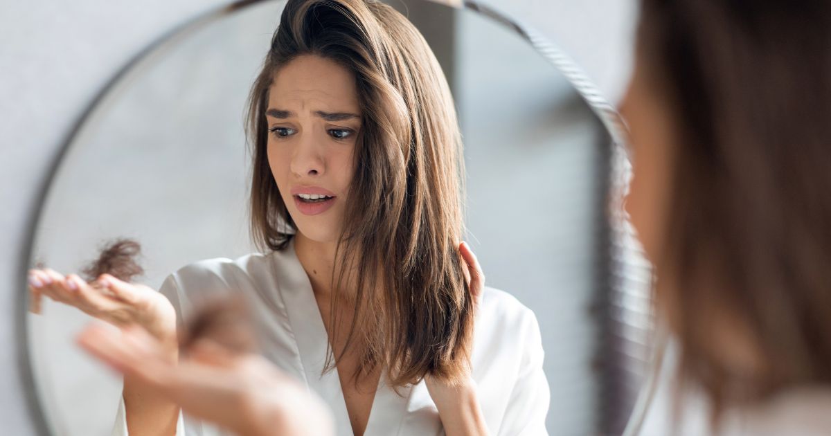 Τριχόπτωση στις γυναίκες Που οφείλεται και πώς να τη σταματήσεις