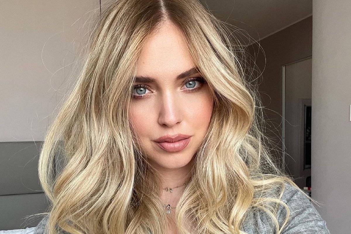 Get the look : H Chiara Ferragni σού δείχνει πώς να κάνεις τις τέλειες μπούκλες