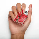 ESSIE-gel-couture-pattern-play-electric-geometric-Hand-2-530