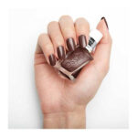 essie-gel-couture-all-checked-out-3