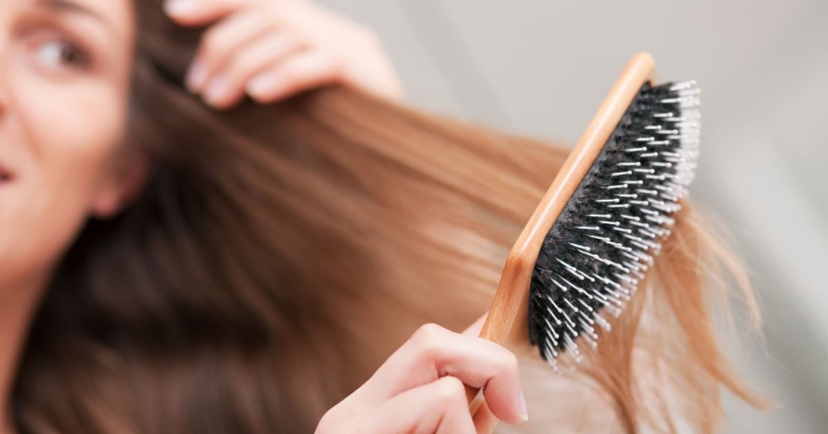 : Ποια είναι τα οφέλη της ξύλινης βούρτσας;