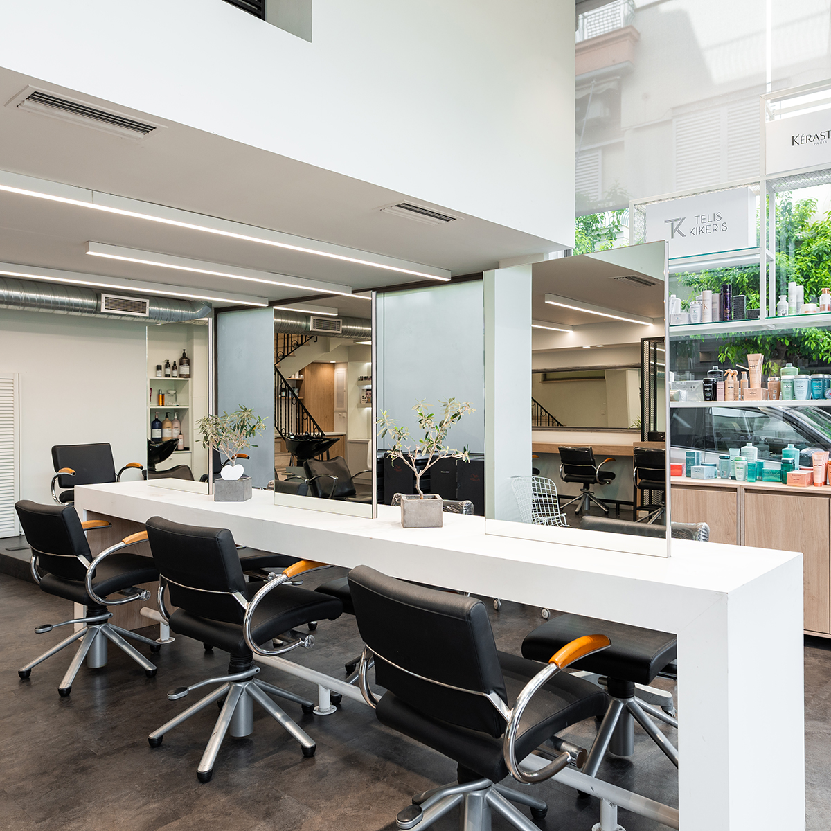 Κερατσίνι, Λεωφόρος Δημοκρατίας 23