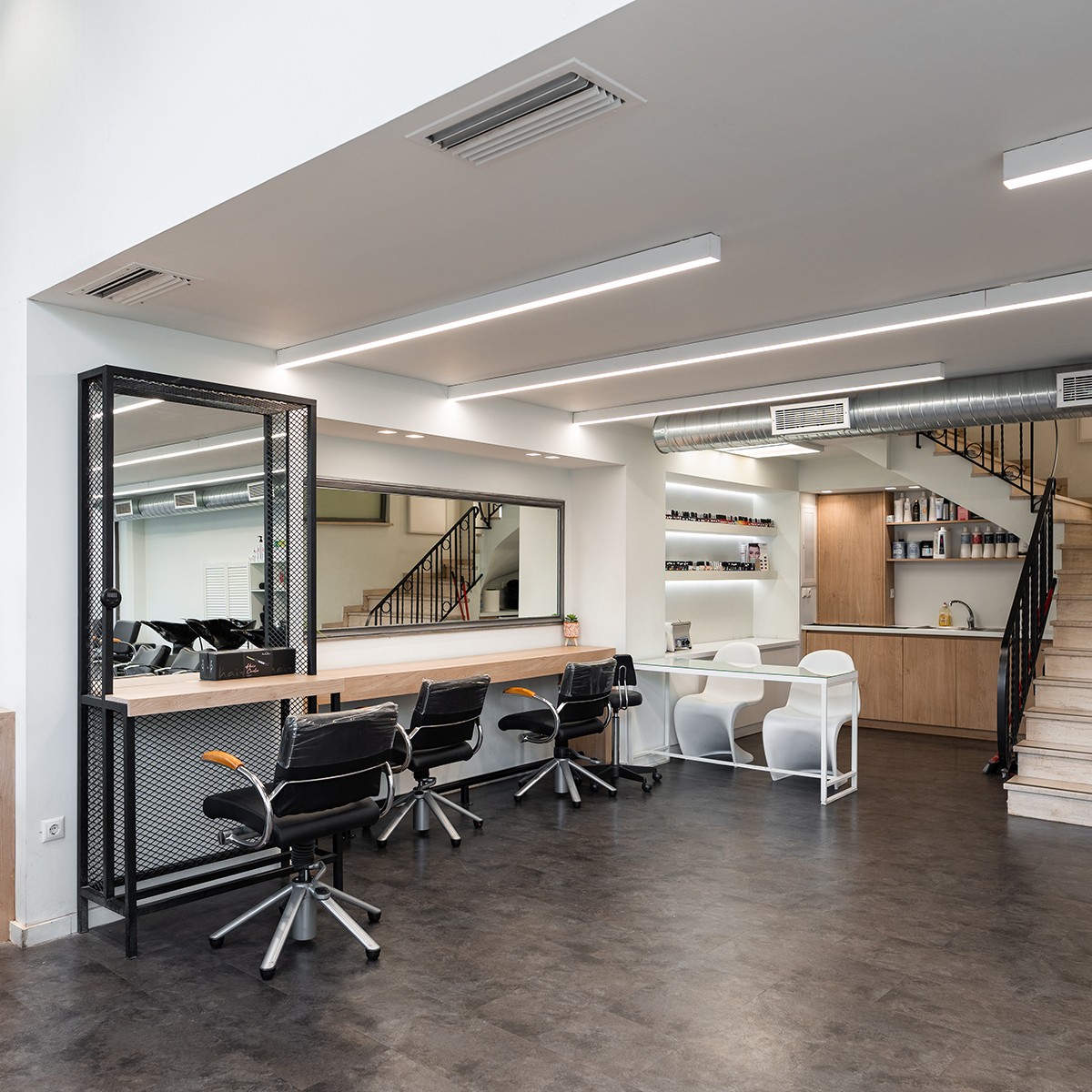 Κερατσίνι, Λεωφόρος Δημοκρατίας 23