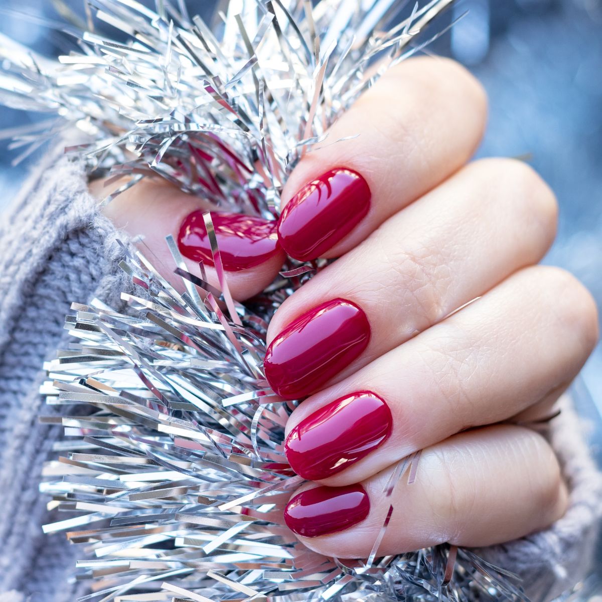 burgundy nails