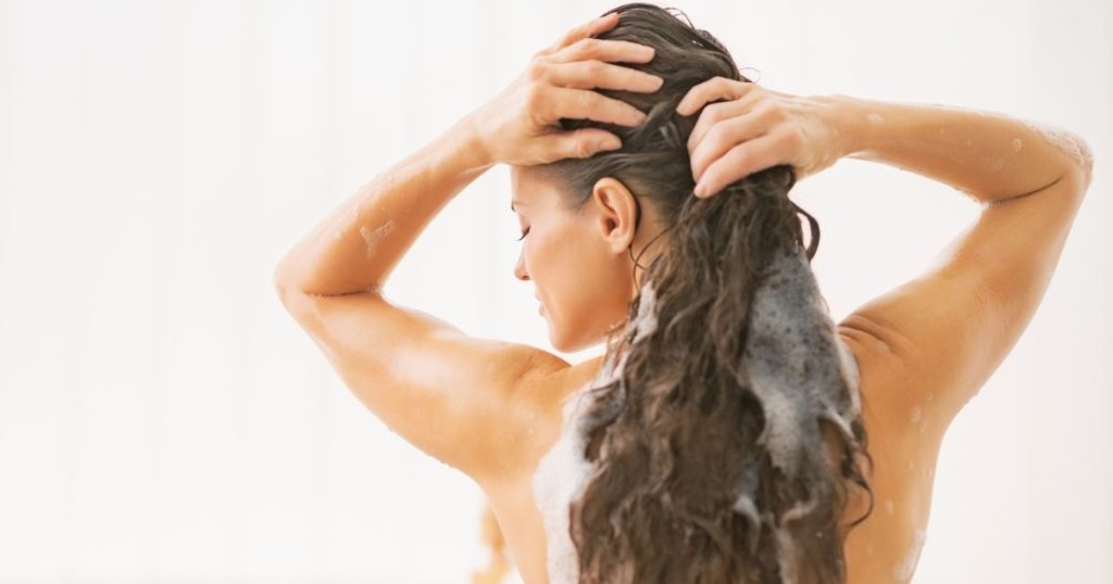 λούσιμο μαλλιών