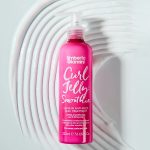 Umberto Giannini Curl Jelly Smoothie 225ml σε ροζ μπουκάλι με αντλία.